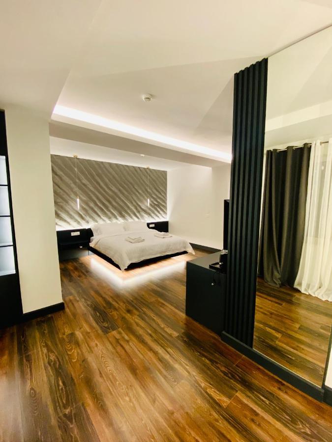 Tirana Central Rooms Esterno foto