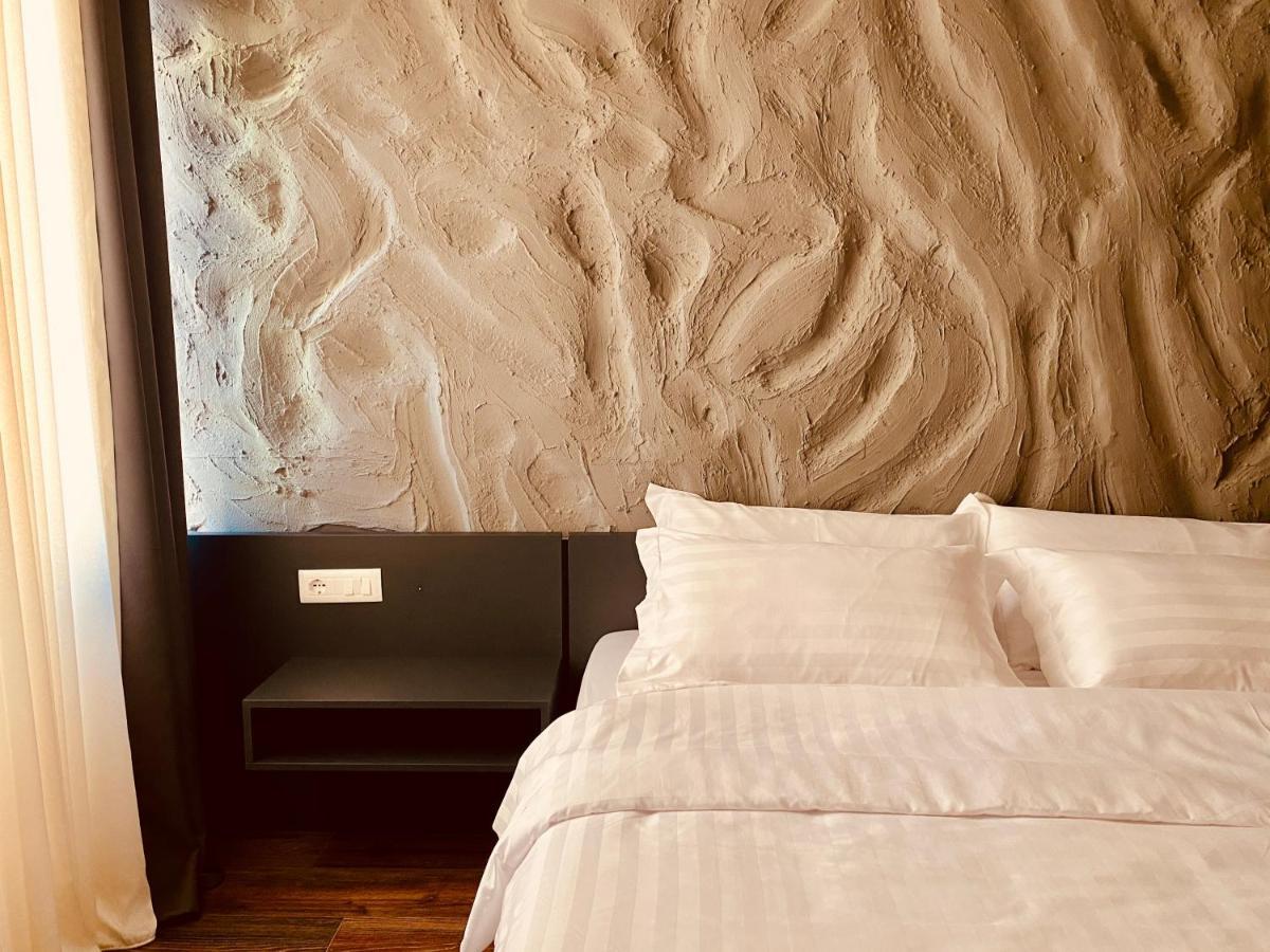 Tirana Central Rooms Esterno foto