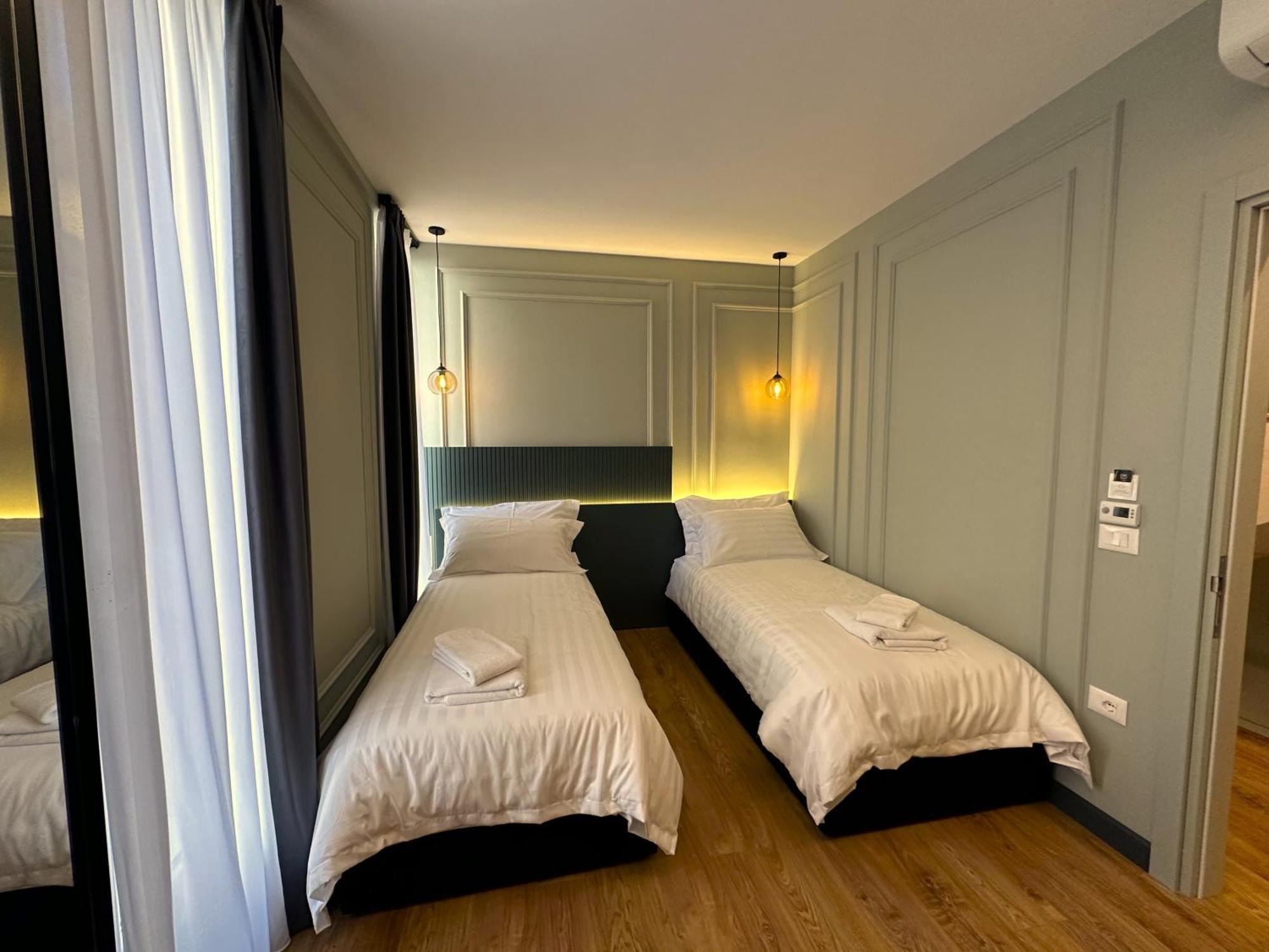 Tirana Central Rooms Esterno foto