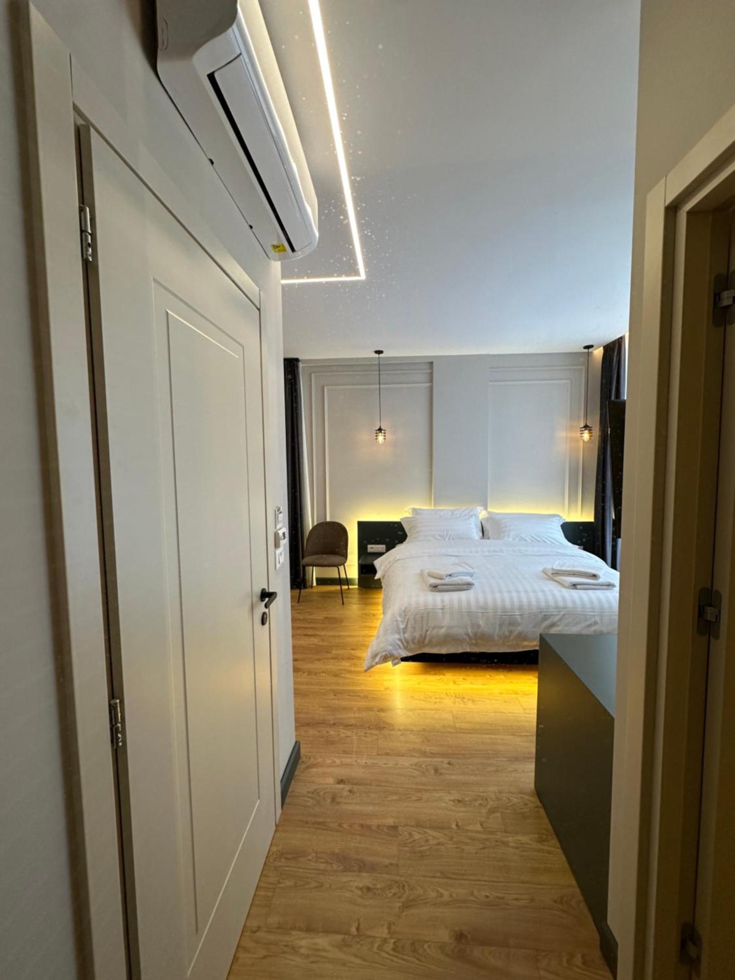 Tirana Central Rooms Esterno foto