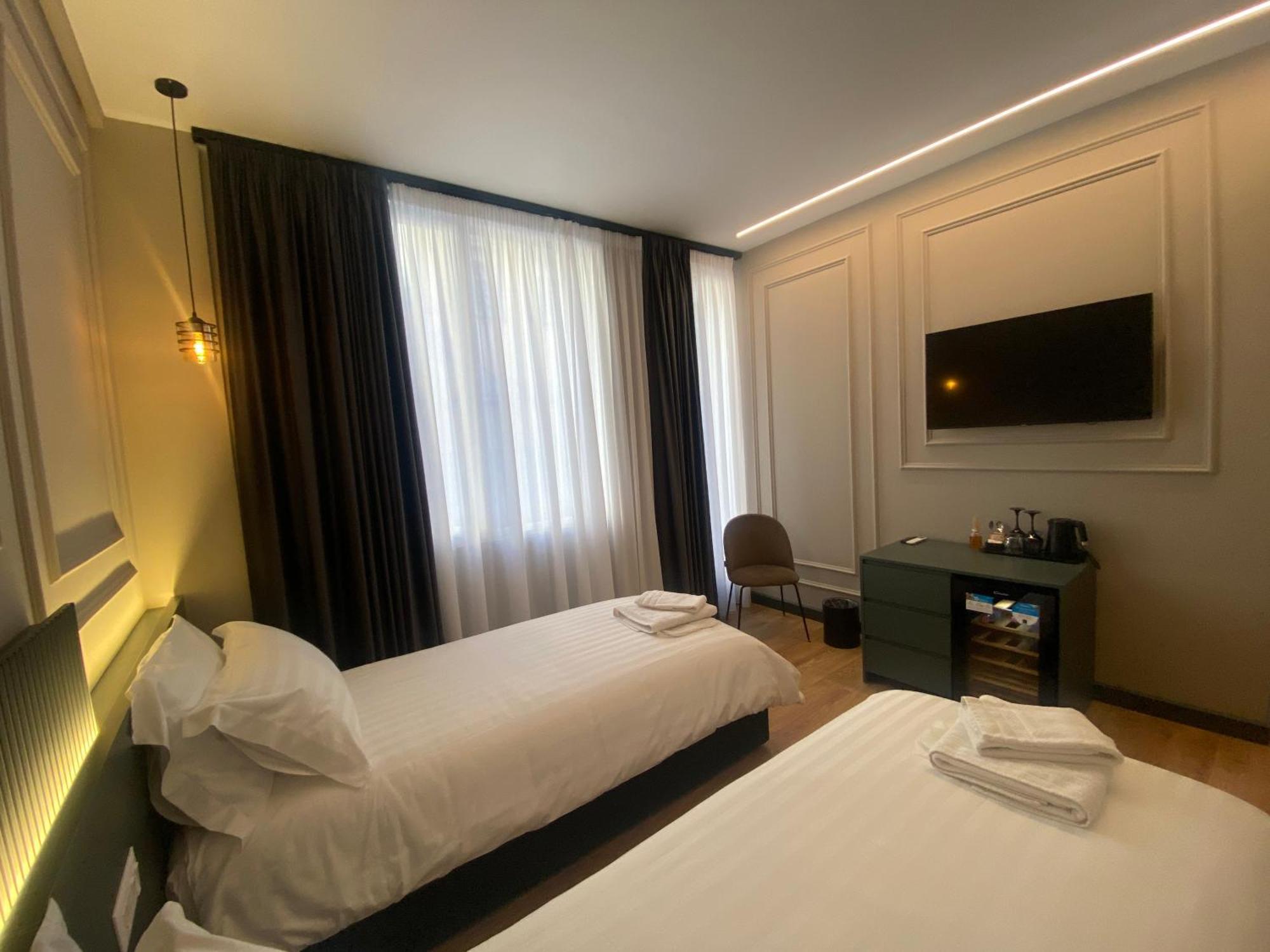 Tirana Central Rooms Esterno foto
