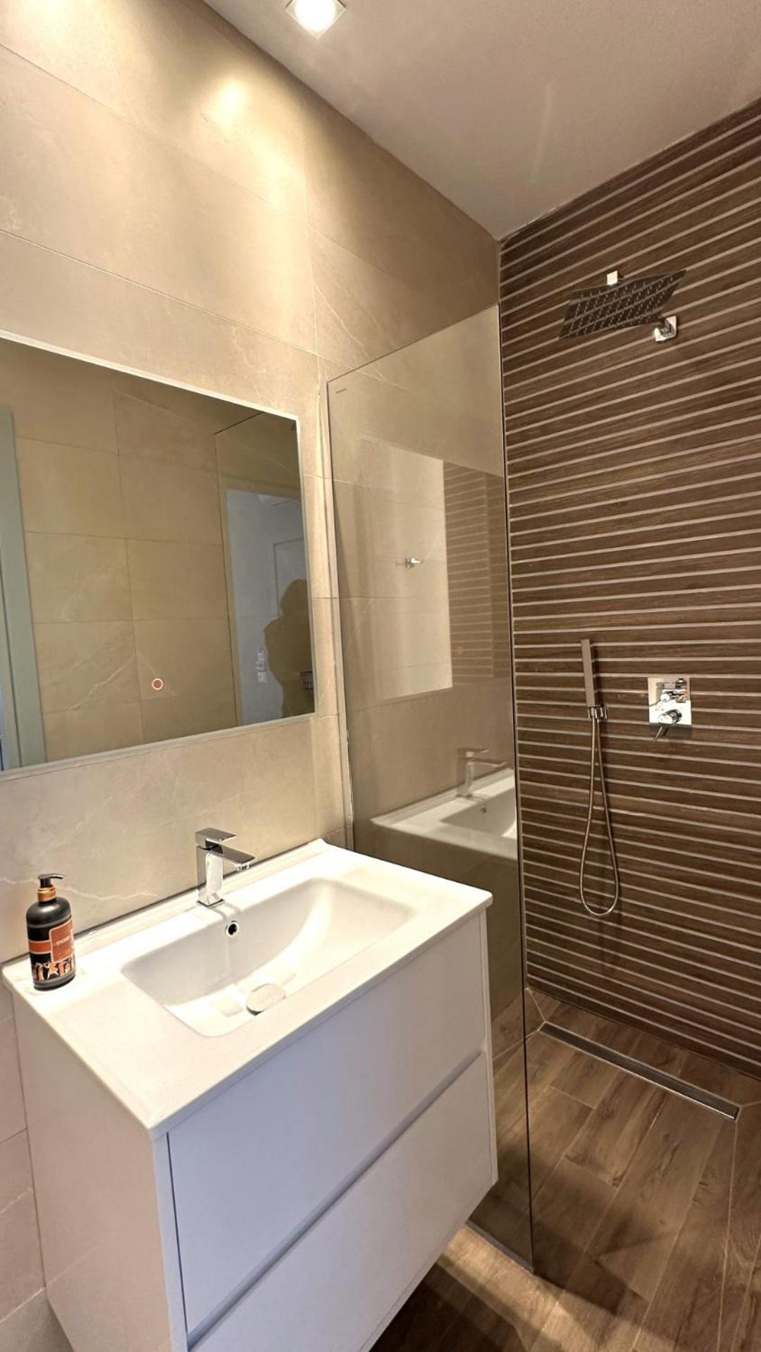 Tirana Central Rooms Esterno foto
