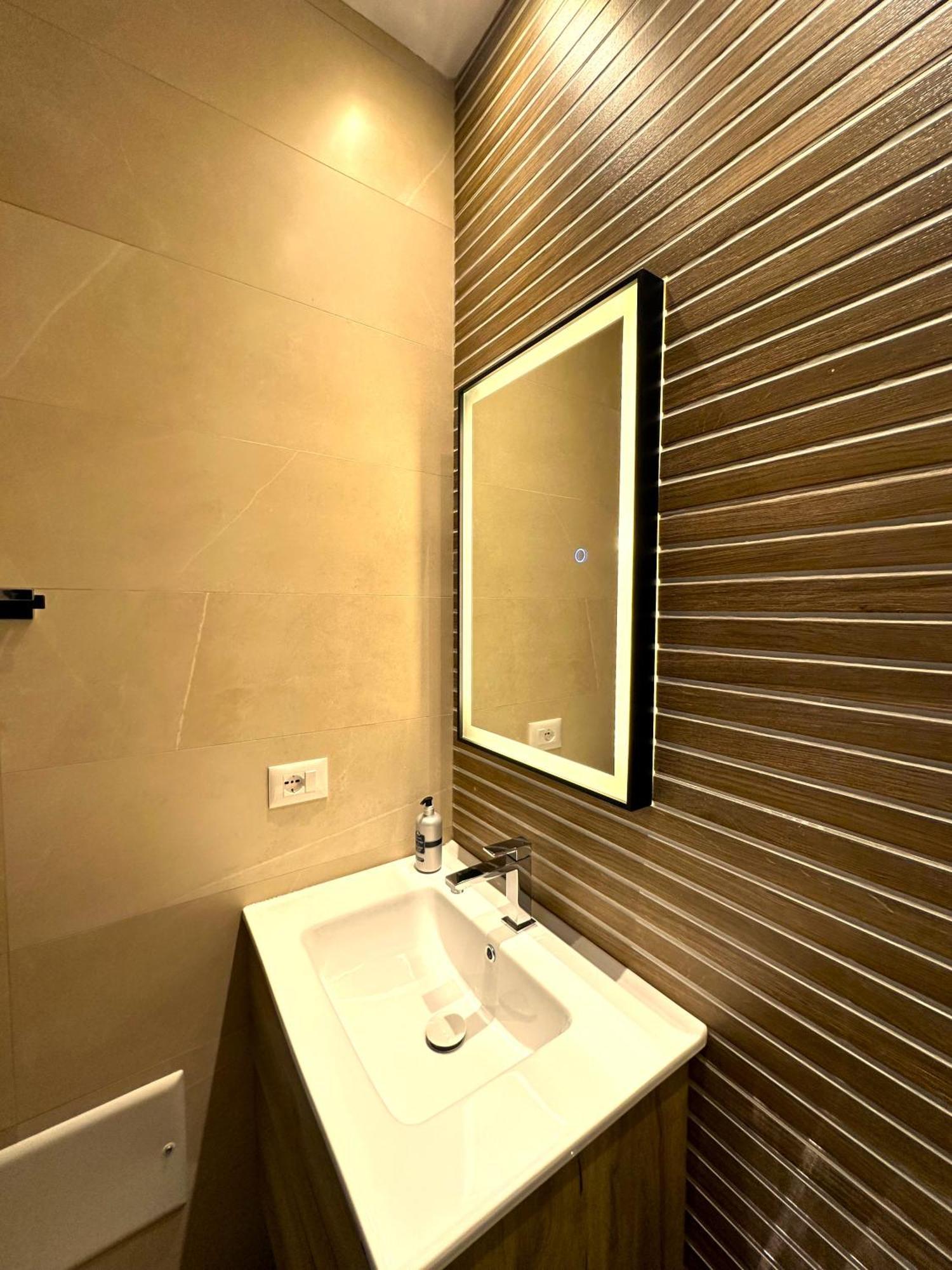 Tirana Central Rooms Esterno foto