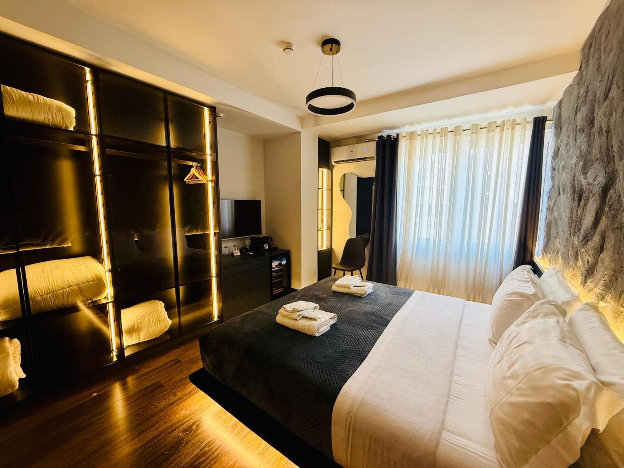 Tirana Central Rooms Esterno foto