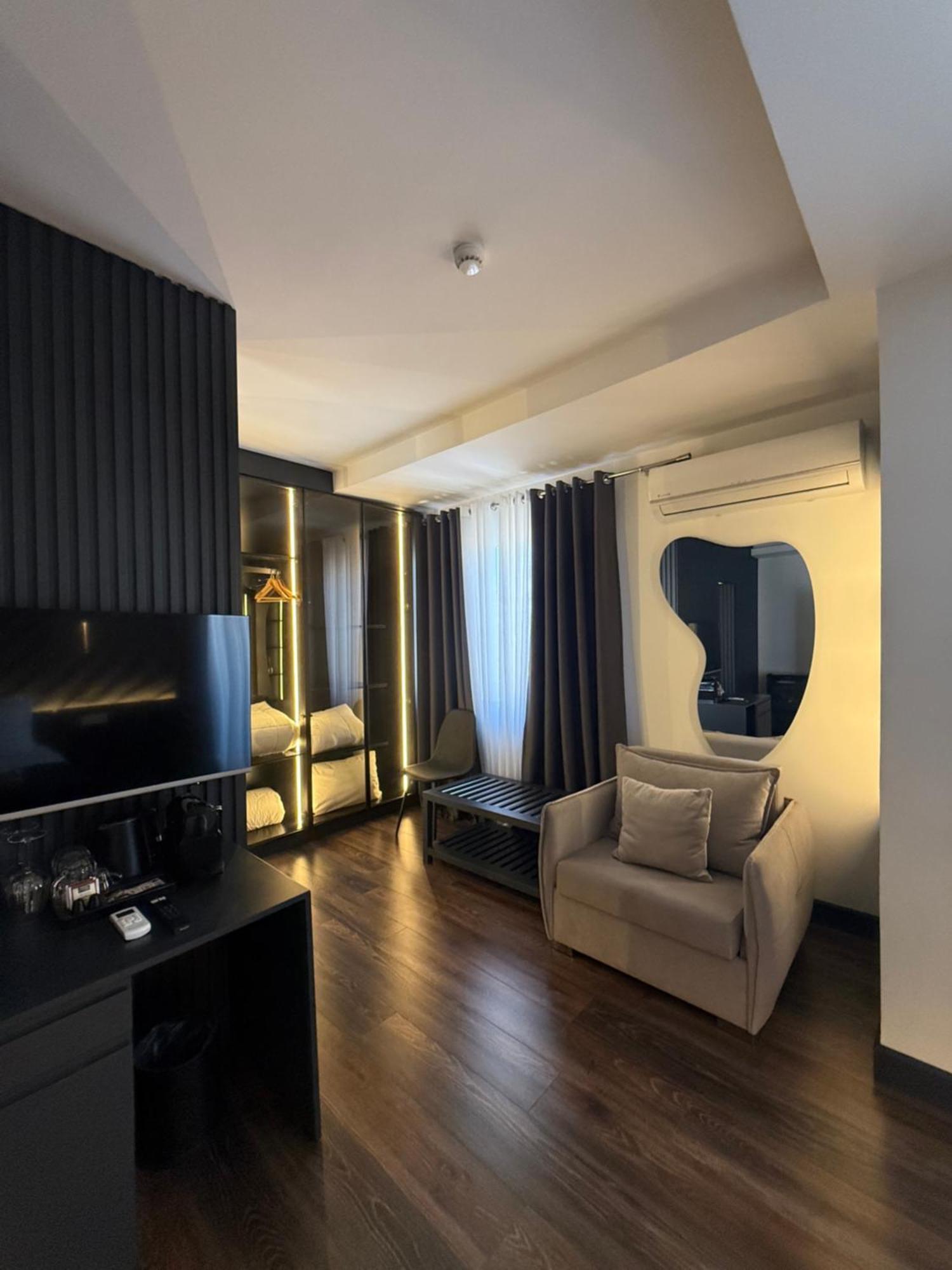 Tirana Central Rooms Esterno foto